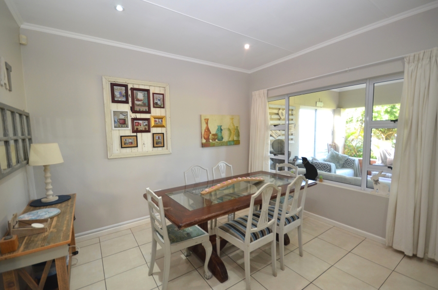 To Let 5 Bedroom Property for Rent in Kidds Beach Eastern Cape